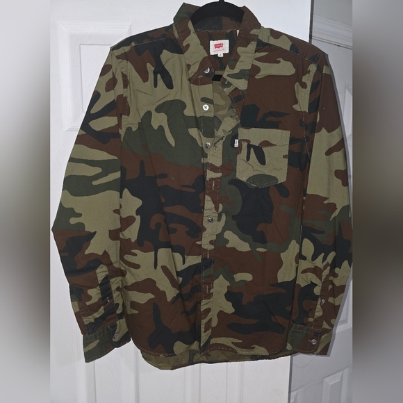 Levi's Other - Levi's Camouflage Shirt | Sz Small